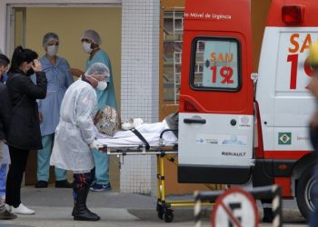 Explosão de casos da Ômicron assusta o Paraná, que vai dobrar leitos de enfermaria