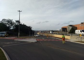 Jovem de 20 anos morre em acidente envolvendo três veículos em Castro, diz polícia