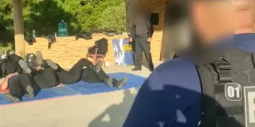 Vídeo de guardas levando choque gera polêmica e secretário afirma que procedimento é normal