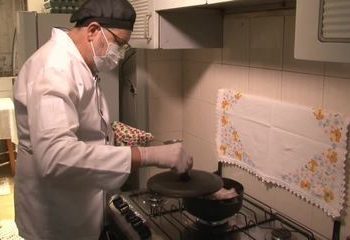 Costelinha de porco na cerveja: veja como deixar a carne crocante por fora e macia por dentro