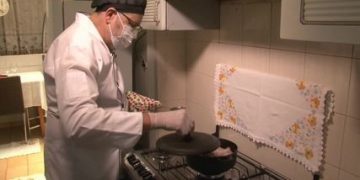 Costelinha de porco na cerveja: veja como deixar a carne crocante por fora e macia por dentro