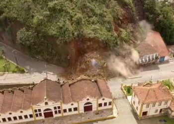 Deslizamento de terra destrói casarão em Ouro Preto-MG