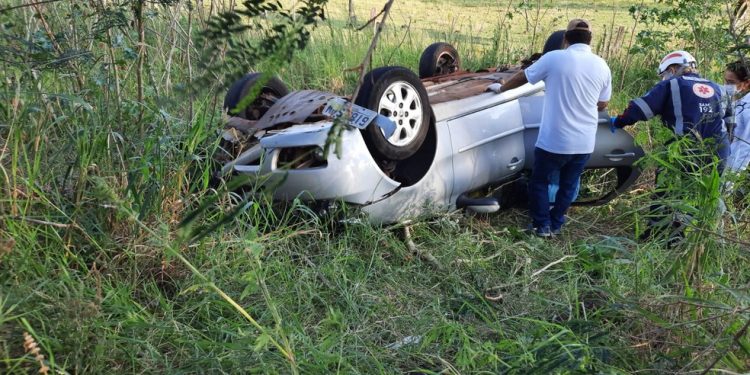Homem de 44 anos morre após capotar veículo em Diamante D’oeste