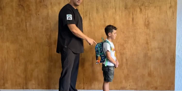 Excesso de peso em mochilas escolares pode trazer riscos para a coluna das crianças
