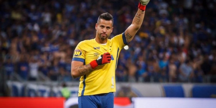 Sem acordo de novo contrato, Fábio deixa Cruzeiro após 17 anos: “Gratidão e dor”