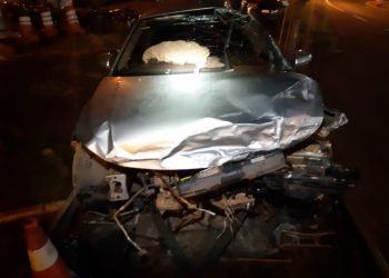 Cinco pessoas ficam feridas após batida de frente entre dois carros na BR-277, em Fernandes Pinheiro