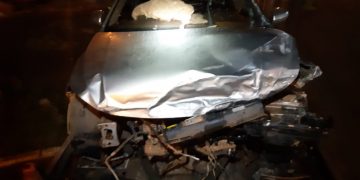 Cinco pessoas ficam feridas após batida de frente entre dois carros na BR-277, em Fernandes Pinheiro