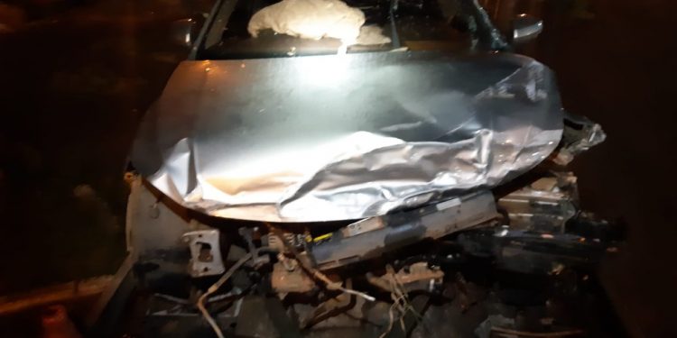 Cinco pessoas ficam feridas após batida de frente entre dois carros na BR-277, em Fernandes Pinheiro