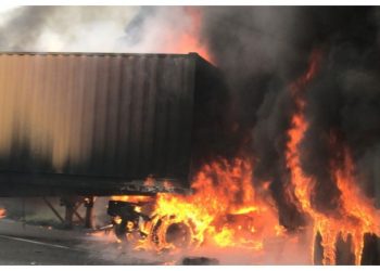 PARAGUAIO MORRE EM ACIDENTE ENTRE DOIS CAMINHÕES NA BR-277, EM CANDÓI