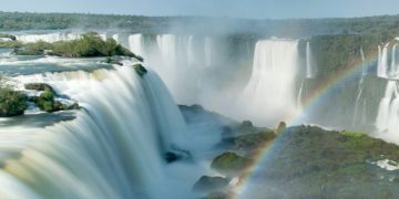 Após acidente em Capitólio, Marinha suspende passeios de barco na região das quedas das Cataratas do Iguaçu