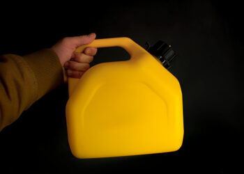 Pai joga gasolina no quarto da filha após briga em Arapongas