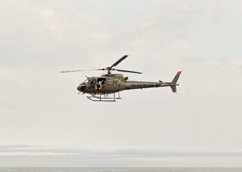 Bombeiros buscam por jovem desaparecido após se afogar em Guaratuba