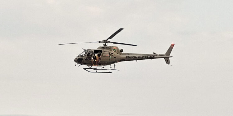 Bombeiros buscam por jovem desaparecido após se afogar em Guaratuba