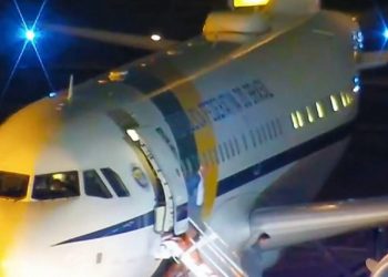 Bolsonaro volta de férias polêmicas em Santa Catarina e vai direto para o hospital
