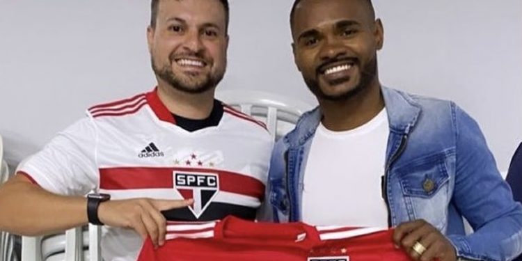 São Paulo anuncia a contratação de Nikão, ex-Athletico