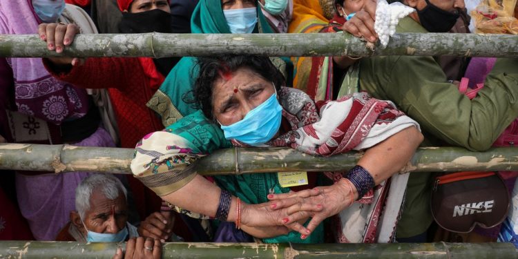 Mundo registra 3,6 milhões de casos de Covid em 1 dia e bate novo recorde