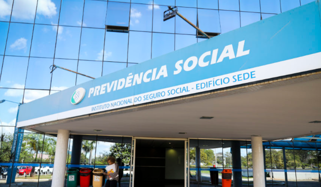 Teto do INSS deve subir para R$ 7.087; veja como ficam os valores dos benefícios acima do salário mínimo