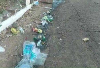 Prefeitura de Porto Rico retira mais de 24 toneladas de lixo de prainha após festas de fim de ano