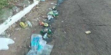 Prefeitura de Porto Rico retira mais de 24 toneladas de lixo de prainha após festas de fim de ano