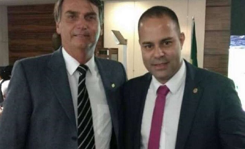 Deputado pede prisão de Anitta ao STF após protesto contra Bolsonaro