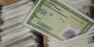 Serviço para emissão da 2ª via do RG passa a permitir atualização de nome, assinatura e foto pela internet, no Paraná