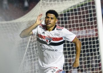 Sara elogia reforços e pede que São Paulo aprenda com lição de 2021: “Brigar por coisas grandes”