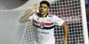 Sara elogia reforços e pede que São Paulo aprenda com lição de 2021: “Brigar por coisas grandes”