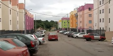 JOVEM SE TRANCA EM BANHEIRO PARA TENTAR ESCAPAR DE ASSASSINOS, MAS É MORTA NA MAIOR “BIQUEIRA” DE SJP