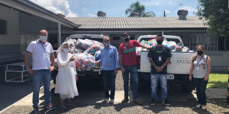 Projeto “tampinha solidária” segue com arrecadações