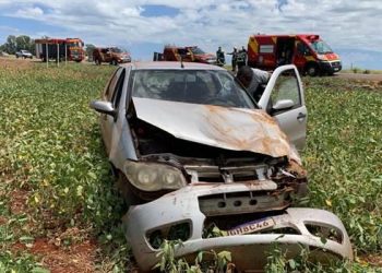 Homem fica gravemente ferido após capotamento na BR-467, em Cascavel