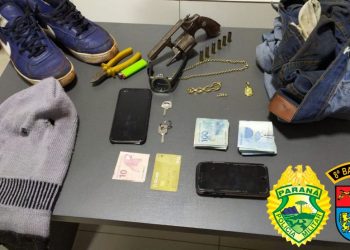 Homem é morto em confronto após amarrar e tentar assaltar família no interior do Paraná, diz PM