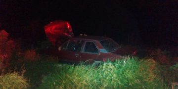 Homem morre e duas pessoas ficam feridas após carro capotar na PR-340 em Tibagi