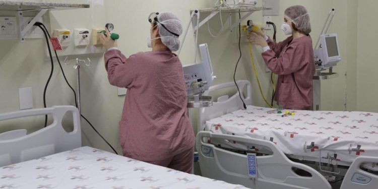 Paraná confirma mais 7.074 casos de Covid, aponta boletim; 6.838 foram registrados em uma semana