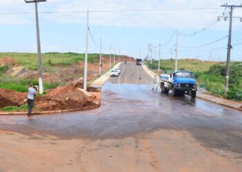 Trecho das ruas Profissões e Geólogos no Bairro Residencial 2000 está liberado para o tráfego