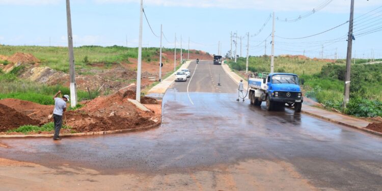 Trecho das ruas Profissões e Geólogos no Bairro Residencial 2000 está liberado para o tráfego
