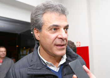 Beto Richa admite disputar vaga de deputado federal