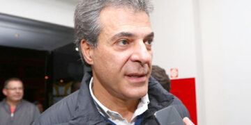 Beto Richa admite disputar vaga de deputado federal