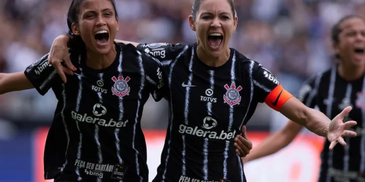 CORINTHIANS SUPERA O GRÊMIO COM GOL NOS ACRÉSCIMOS E É CAMPEÃO DA SUPERCOPA FEMININA
