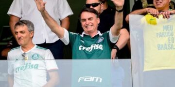 “Amanhã, o Palmeiras será bicampeão mundial”, prevê Bolsonaro