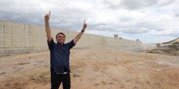 Bolsonaro confirma viagem à Rússia e pede a ‘Deus para que reine a paz no mundo’