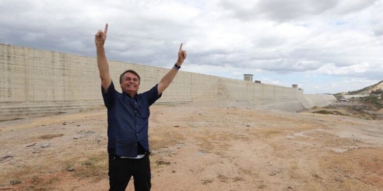 Bolsonaro confirma viagem à Rússia e pede a ‘Deus para que reine a paz no mundo’