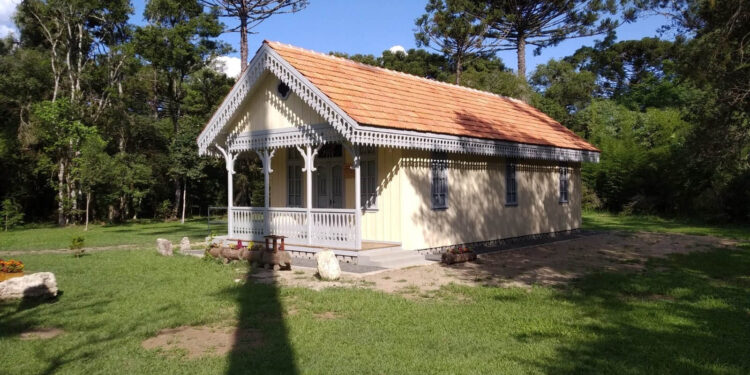 Unicentro reabre Museu de Geociências para visitação em Irati