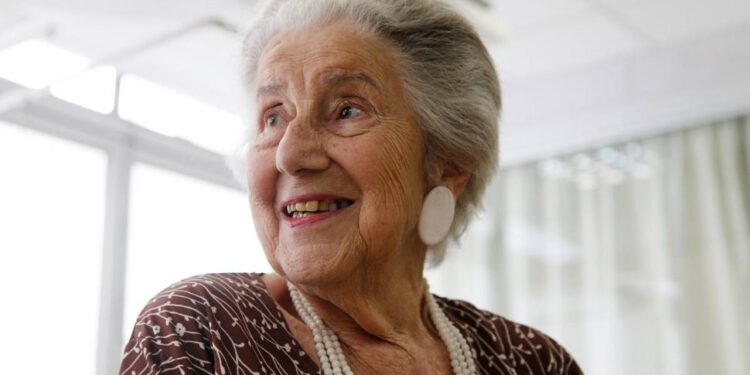 Rosy de Sá Cardoso, pioneira no jornalismo paranaense, morre aos 95 anos em Curitiba