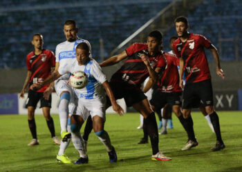 Londrina empata com Athletico e reassume liderança do Paranaense