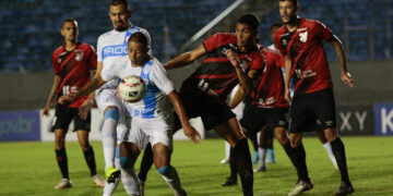 Londrina empata com Athletico e reassume liderança do Paranaense