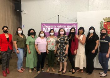 Secretária de Políticas Públicas para as Mulheres marca presença em fórum na cidade de Maringá