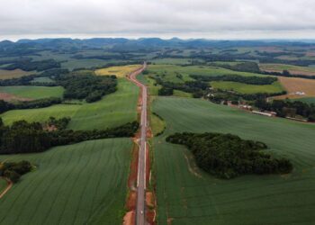 Governador entrega os primeiros 10 km da pavimentação entre Pitanga e Mato Rico