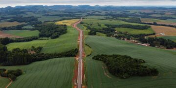 Governador entrega os primeiros 10 km da pavimentação entre Pitanga e Mato Rico