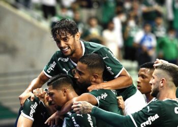 Palmeiras sofre, mas vence Água Santa antes do Mundial