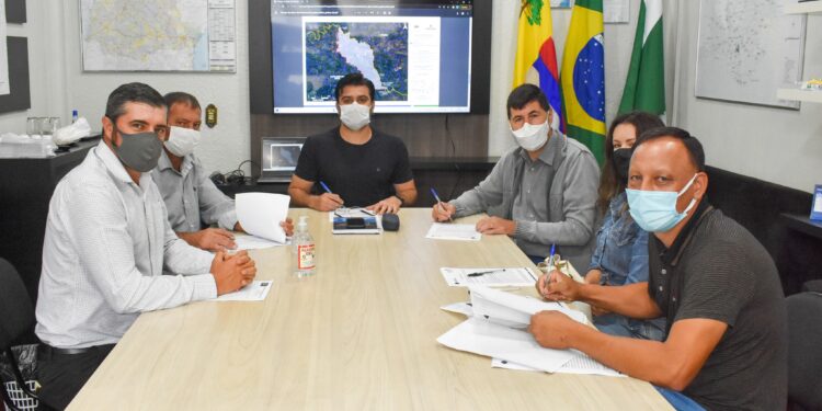 Reunião para regularização dos limites confrontantes em Pitanga